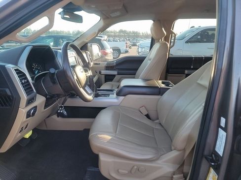 Used 2020 Ford F150 Lariat image 3