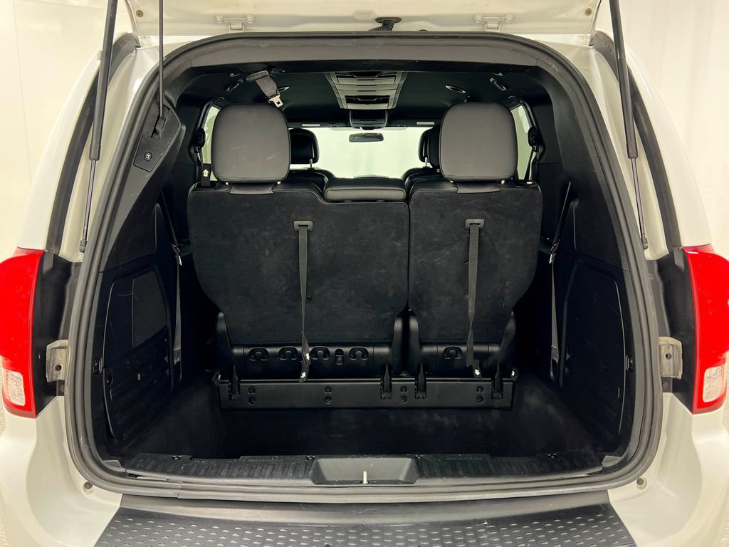 Used 2016 Dodge Grand Caravan R/T FWD image 26