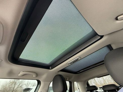 Used 2017 MINI Cooper 4-Door Hardtop image 27