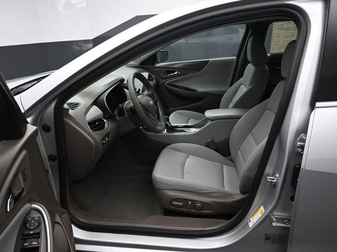 Used 2022 Chevrolet Malibu LS w/ Driver Confidence Package II image 9