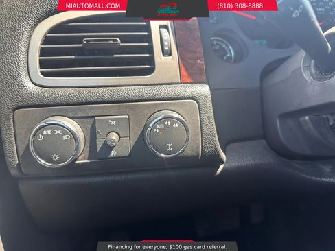 Used 2012 Lincoln Navigator 4WD image 19