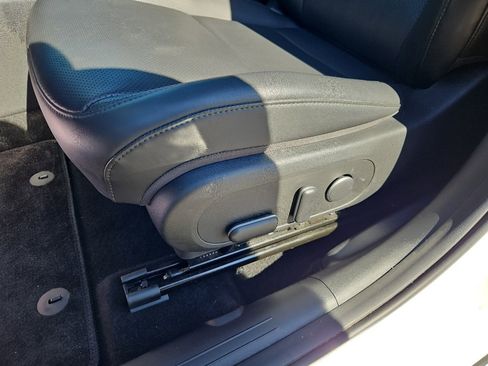 Used 2024 Hyundai Kona Limited FWD image 6