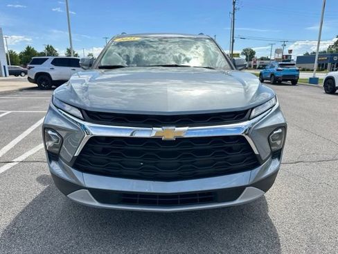 Used 2025 Chevrolet Blazer LT AWD/4WD image 3