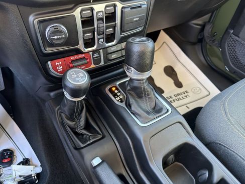 Used 2024 Jeep Wrangler Willys image 26