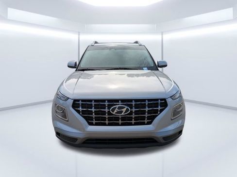 Used 2023 Hyundai Venue SEL FWD image 9