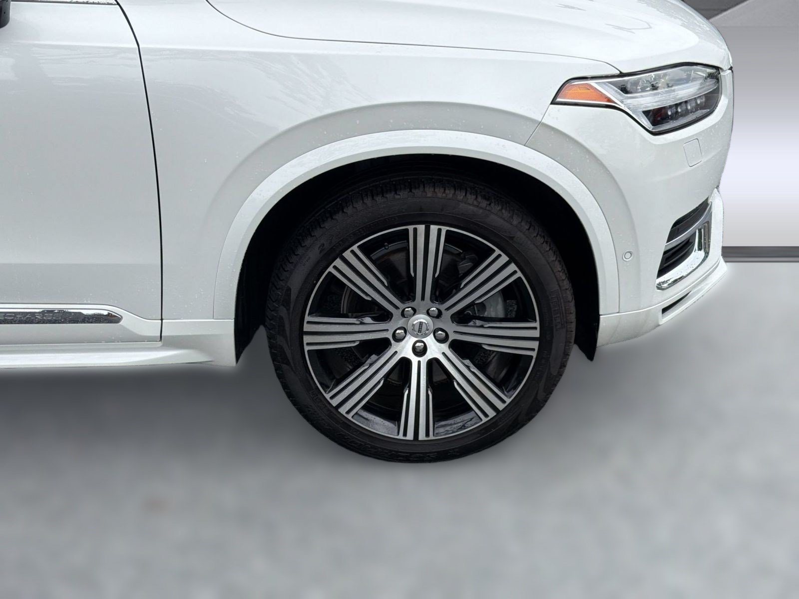 Certified 2024 Volvo XC90 T8 Plus w/ Protection Package AWD/4WD image 12