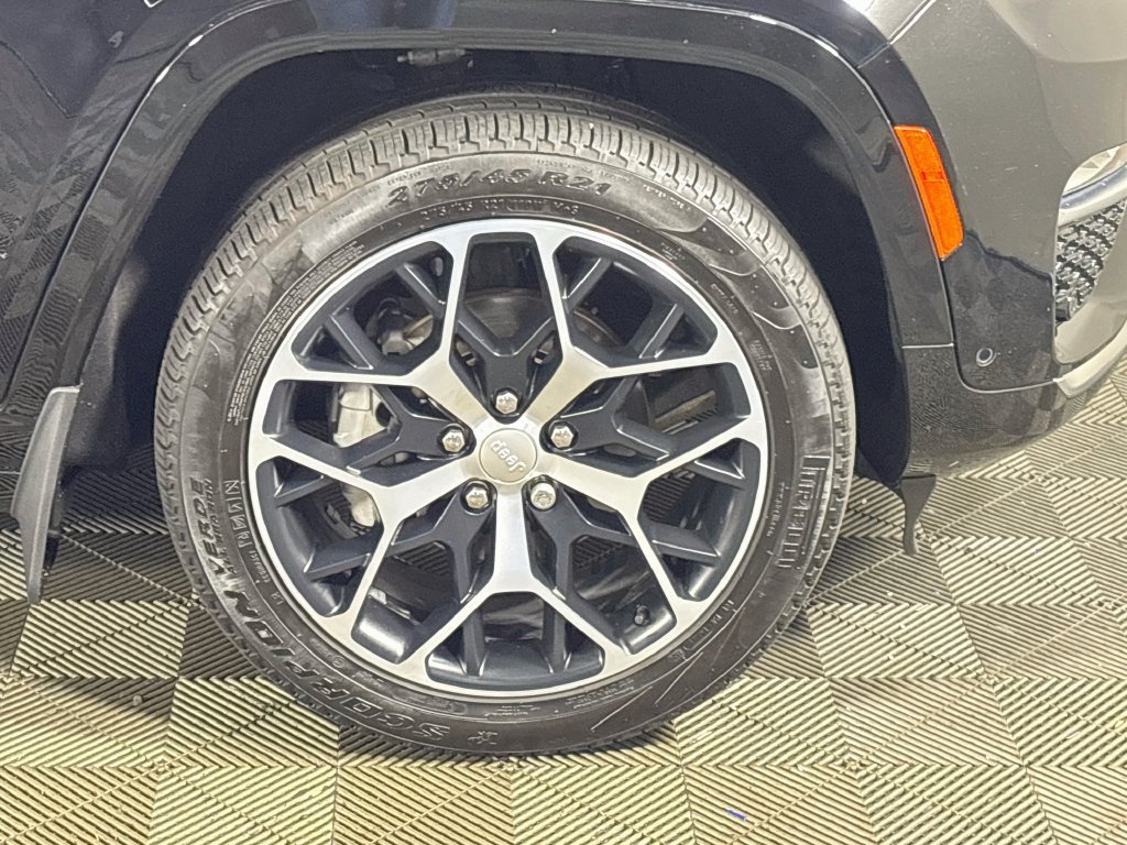 Used 2023 Jeep Grand Cherokee Summit AWD/4WD image 24