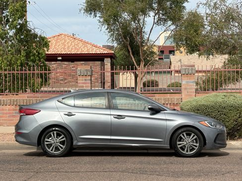 Used 2018 Hyundai Elantra SEL FWD image 7
