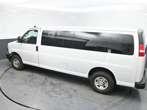 Used 2024 Chevrolet Express 3500 LS RWD image 28