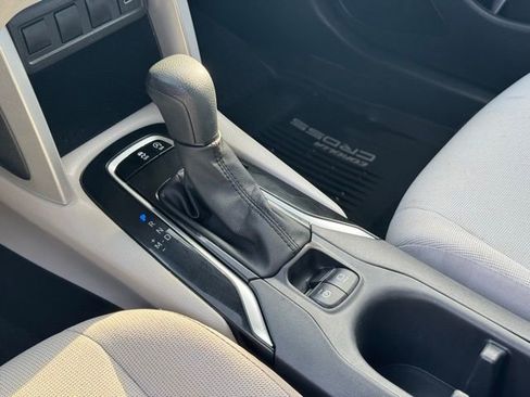 Used 2025 Toyota Corolla Cross L image 18