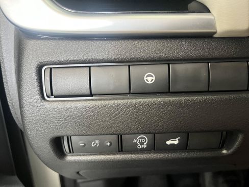 Used 2023 Nissan Rogue SL FWD image 71