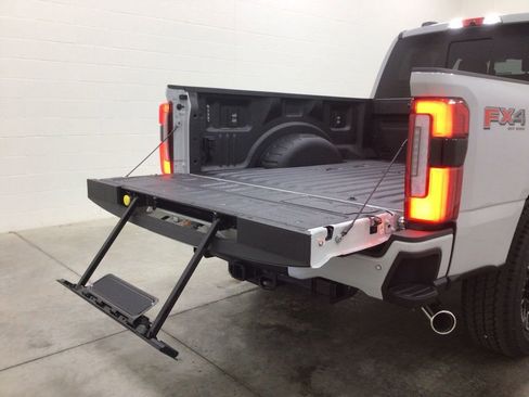 New 2026 Ford F250 Platinum image 25