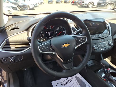 Used 2025 Chevrolet Malibu RS FWD image 8