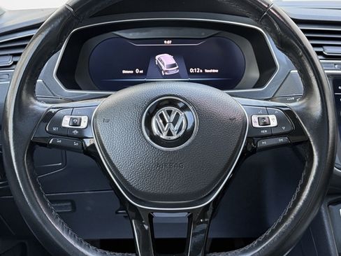 Used 2019 Volkswagen Tiguan SEL AWD/4WD image 18