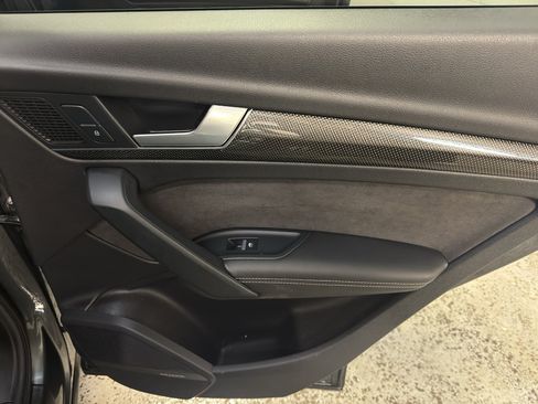 Used 2018 Audi SQ5 Premium Plus w/ S Sport Package image 25