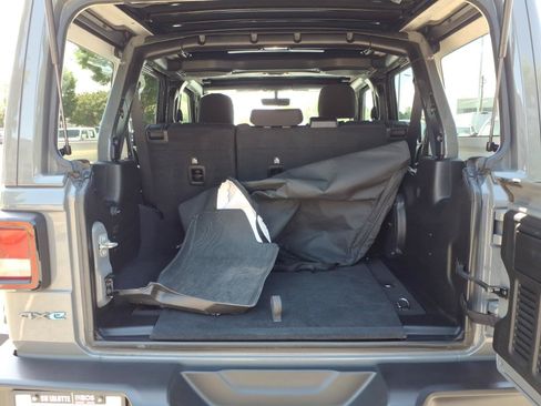 Used 2023 Jeep Wrangler Unlimited w/ Sun & Screen Package AWD/4WD image 32