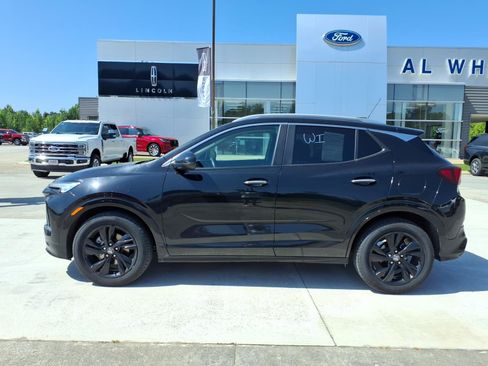 Used 2024 Buick Encore GX Sport Touring FWD image 2