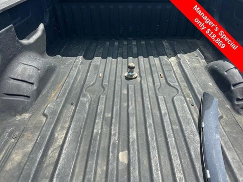 Used 2017 Nissan Titan S image 7