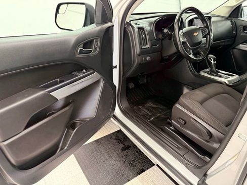 Used 2022 Chevrolet Colorado LT w/ Fleet Safety Package image 28