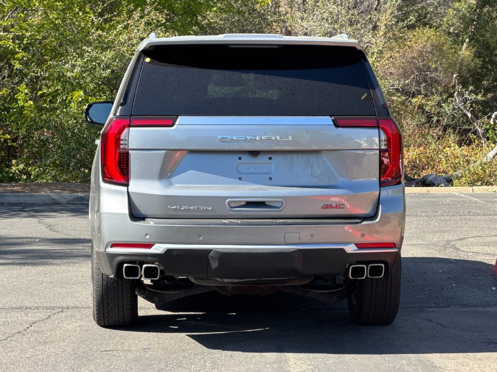 Used 2025 GMC Yukon Denali AWD/4WD image 6
