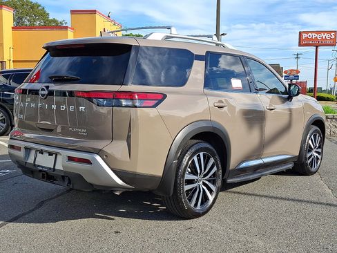 Used 2024 Nissan Pathfinder Platinum w/ Cargo Package AWD/4WD image 7