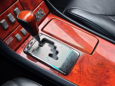 Used 2005 Lexus LS 430 RWD image 22