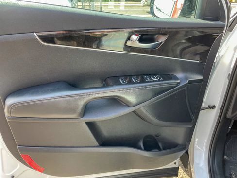 Used 2016 Kia Sorento AWD w/ LX Convenience Package image 10
