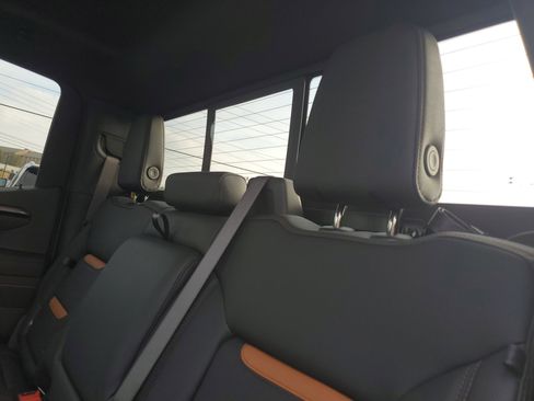 New 2026 GMC Sierra 1500 AT4 w/ AT4 Preferred Package image 12