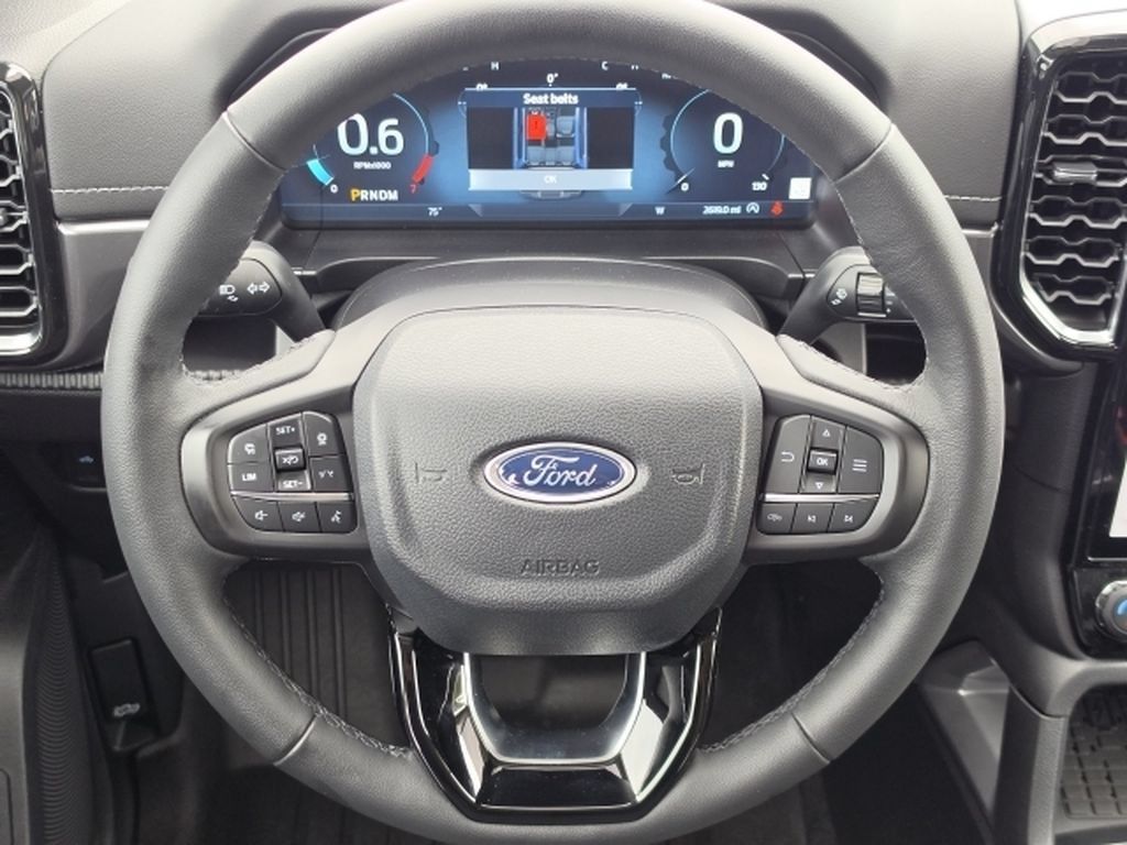 Used 2025 Ford Ranger Lariat w/ FX4 Off-Road Package AWD/4WD image 17