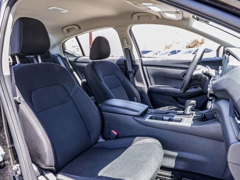 Used 2024 Nissan Sentra S FWD image 18