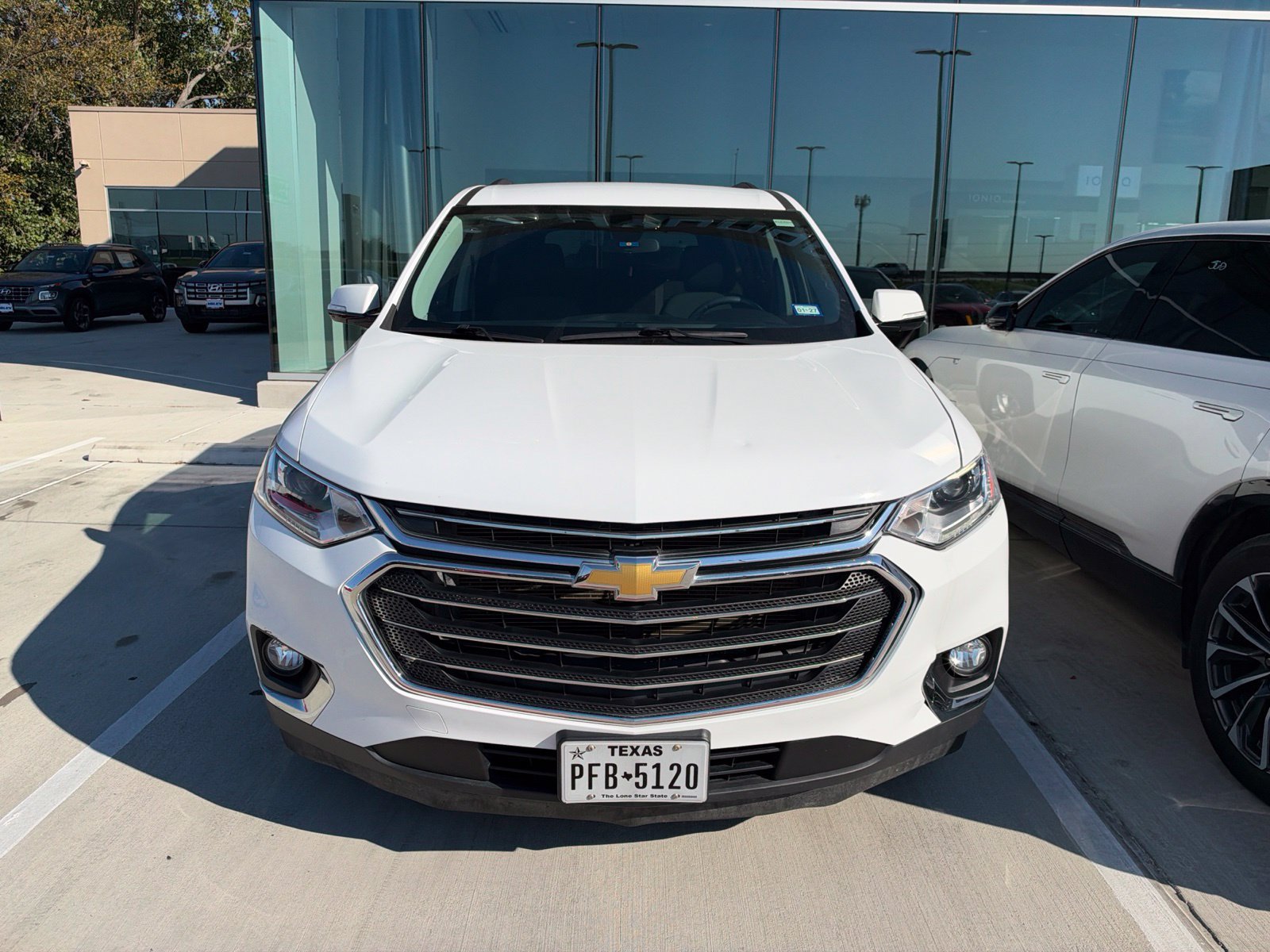 Used 2020 Chevrolet Traverse LT FWD image 3