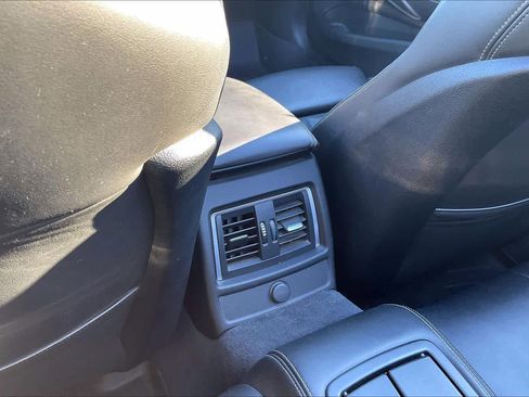 Used 2017 BMW M4 Convertible image 36