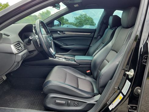 Used 2018 Honda Accord Sport image 13