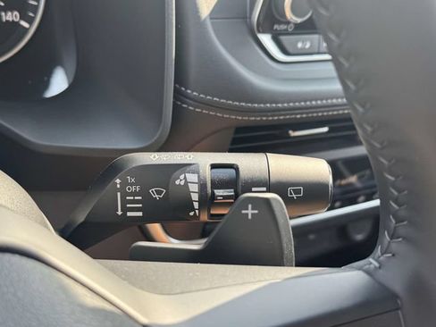 Used 2025 Nissan Rogue SV AWD/4WD image 24