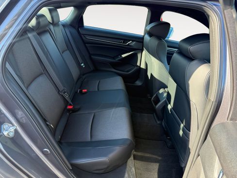 Used 2018 Honda Accord Sport image 18
