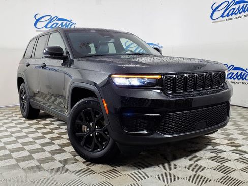 Used 2024 Jeep Grand Cherokee Altitude AWD/4WD image 1