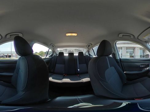 Used 2025 Nissan Sentra SV FWD image 41