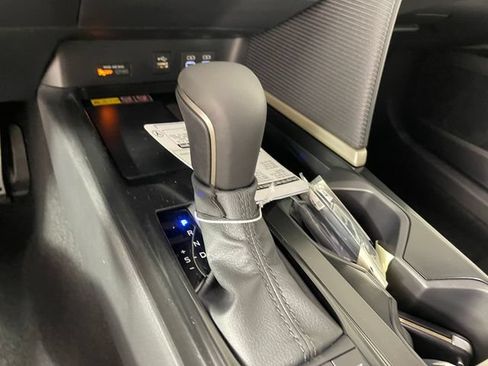 New 2026 Toyota Camry Hybrid AWD/4WD image 4