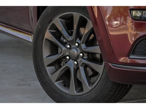 Used 2018 Jeep Grand Cherokee High Altitude AWD/4WD image 3
