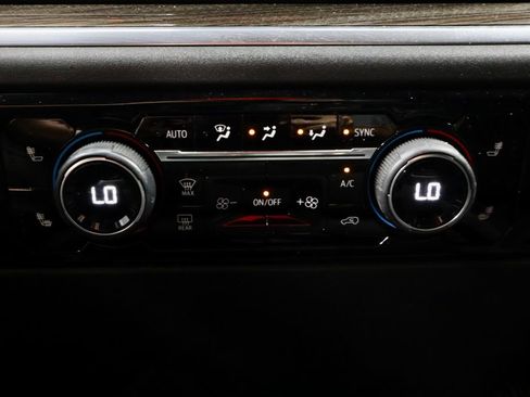 Used 2024 Chevrolet Silverado 1500 LT AWD/4WD image 30