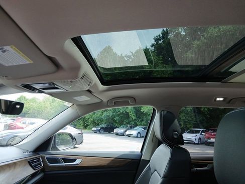 New 2025 Volkswagen Atlas SE image 20