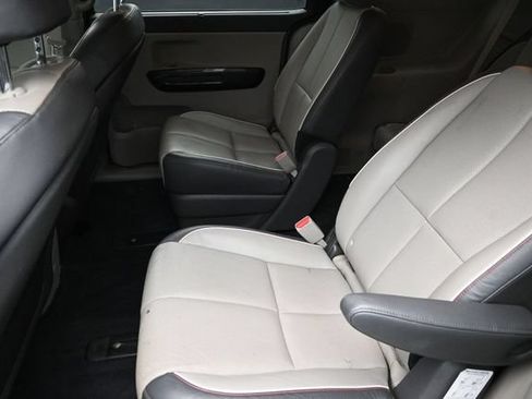 Used 2016 Kia Sedona SX FWD image 19