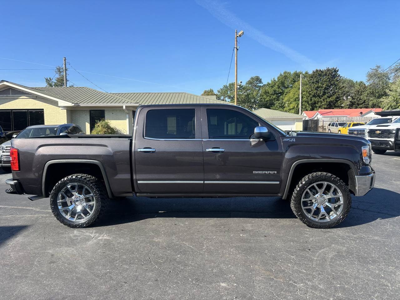 Used 2015 GMC Sierra 1500 SLT w/ SLT Crew Cab Value Package AWD/4WD image 4