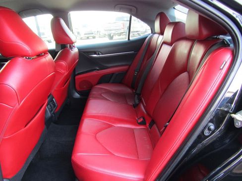 Used 2021 Toyota Camry XSE FWD image 9