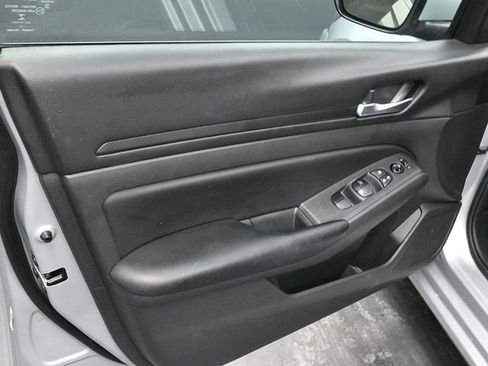 Used 2021 Nissan Altima 2.5 S image 18