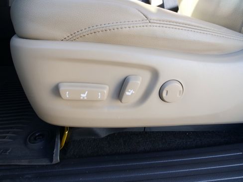 Used 2022 Toyota 4Runner Limited image 17