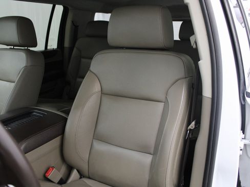 Used 2020 Chevrolet Suburban Premier image 12