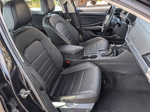 Used 2024 Volkswagen Jetta SE FWD image 7
