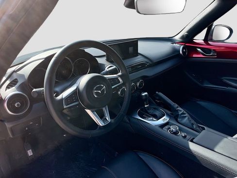 Used 2025 MAZDA MX-5 Miata Grand Touring w/ Weather Package RWD image 9