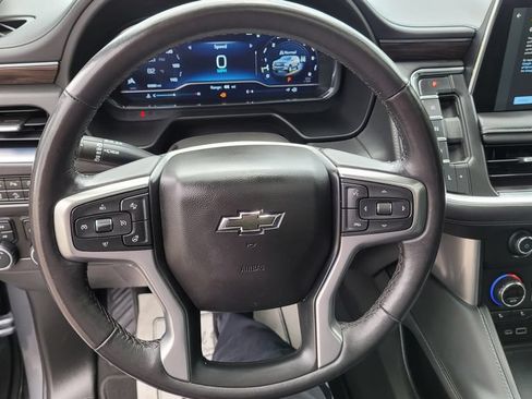 Used 2022 Chevrolet Tahoe Z71 w/ Luxury Package AWD/4WD image 19